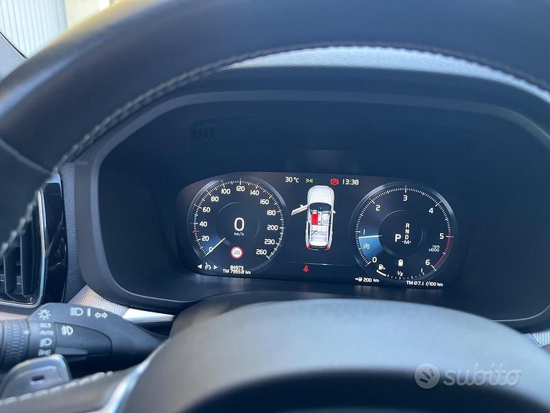 Usata Volvo XC60 197 CV (144 kW) 2020 Blu SUV