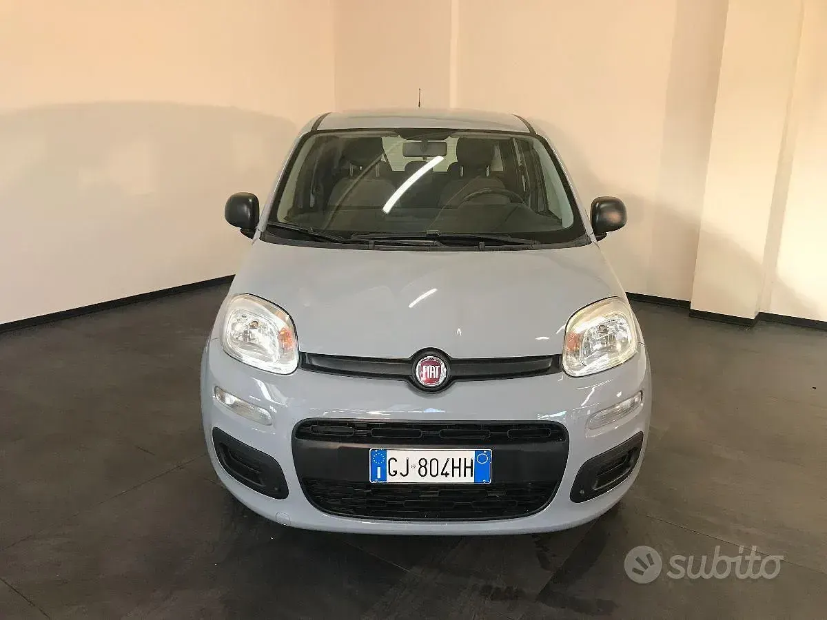 Usata Fiat Panda S 69 CV (50 kW) 2022 Grigio chiaro Utilitaria