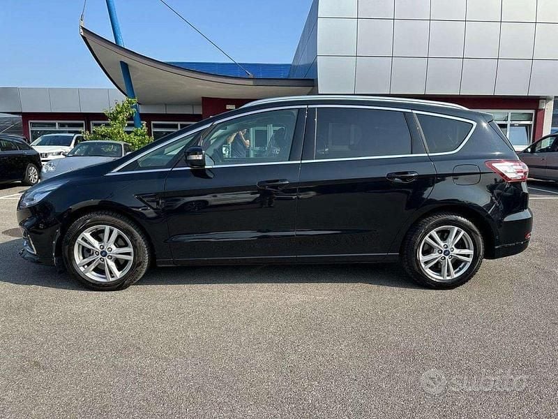Usata Ford S-MAX Business Edition 150 CV (110 kW) 2021 Nero Monovolume