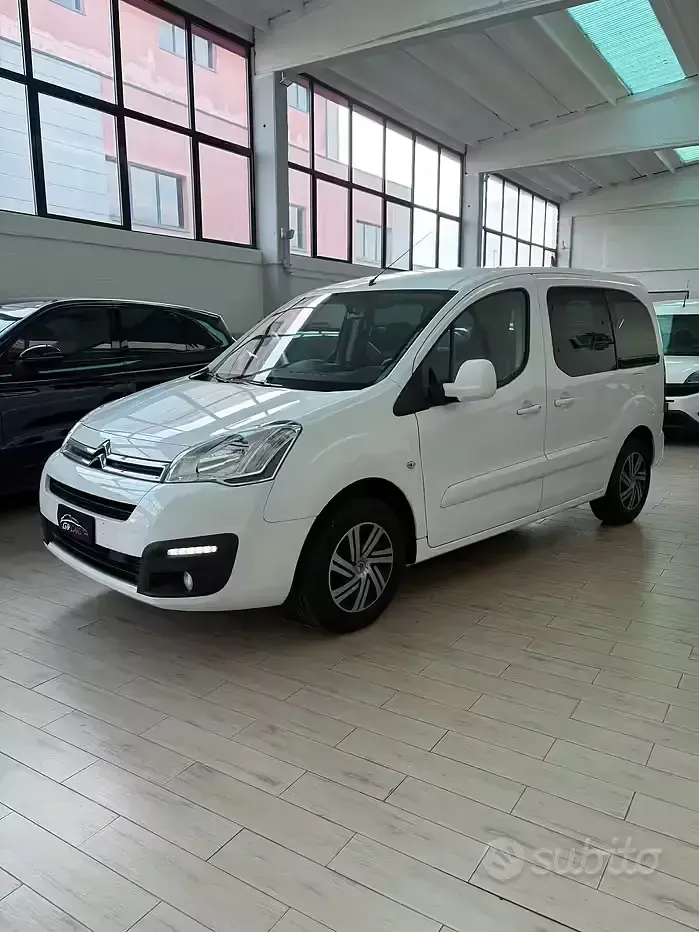Usata Citroën Berlingo 110 CV (80 kW) 2016 Grigio Monovolume