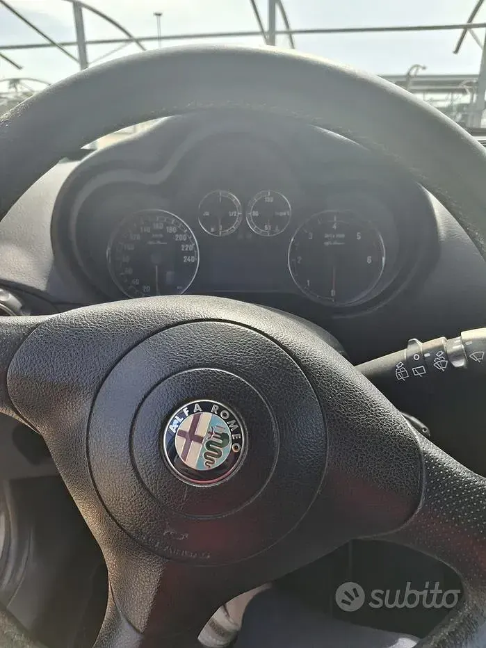 Usata Alfa Romeo 147 120 CV (88 kW) 2006 Utilitaria