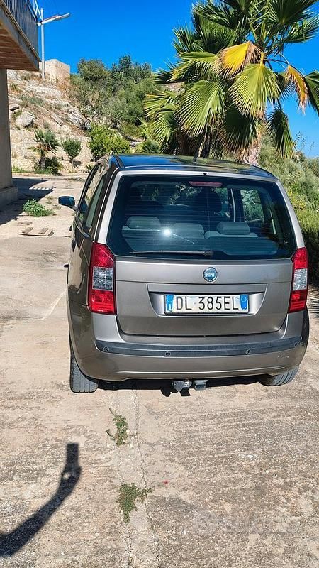 Usata Fiat Idea 90 CV (66 kW) 2007 Grigio Monovolume