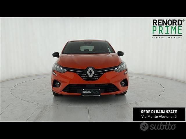 Usata Renault Clio V Techno 145 CV (106 kW) 2022 Arancio Berlina