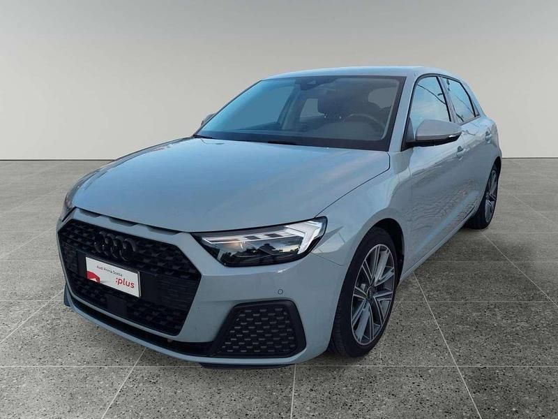 Grigio Usata 2022 Audi A1 Admired Tre volumi | 21.900 € (Cara) - Immagine 1/4