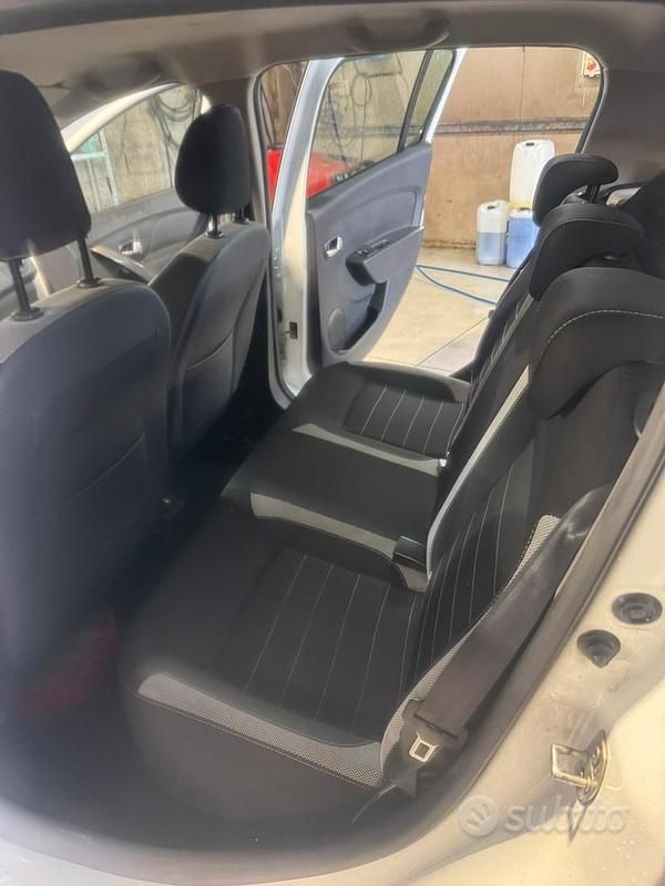 Usata Dacia Sandero Stepway 90 CV (66 kW) 2019 Bianco Berlina