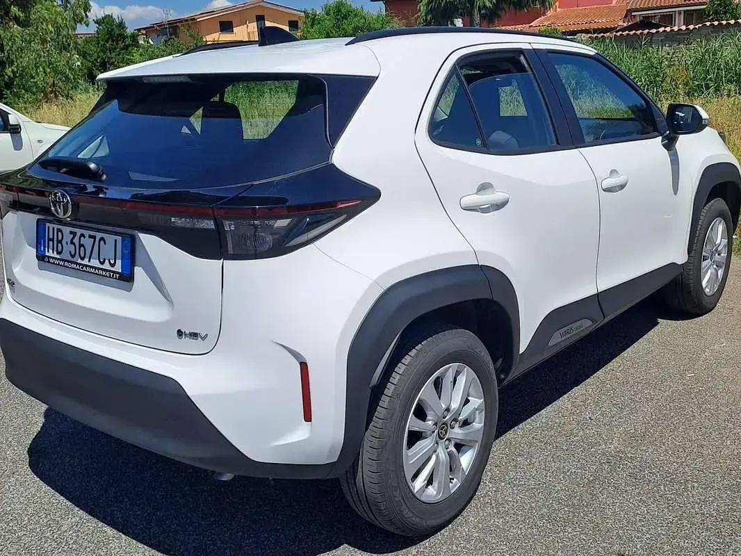 Usata Toyota Yaris Cross Active 92 CV (67 kW) 2025 Bianco SUV