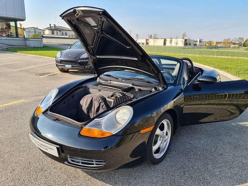 Usata Porsche 986 Boxster 220 CV (161 kW) 2000 Nero pastello Cabrio