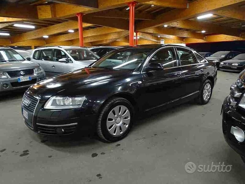 Nero Usata 2004 Audi A6 Ambition Tre volumi | 4900 € (Buon prezzo) - Immagine 1/4