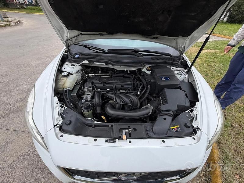 Usata Volvo C30 Summum 101 CV (74 kW) 2010 Bianco Utilitaria