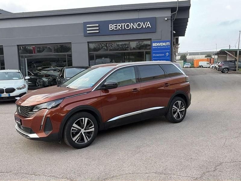 Usata Peugeot 5008 Allure 131 CV (96 kW) 2022 Marrone SUV