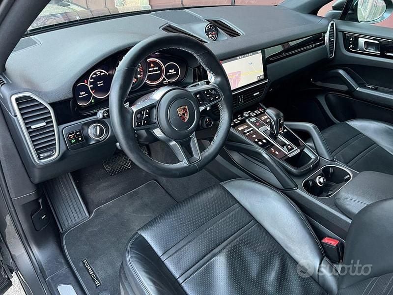 Usata Porsche Cayenne 340 CV (250 kW) 2019 Grigio scuro SUV