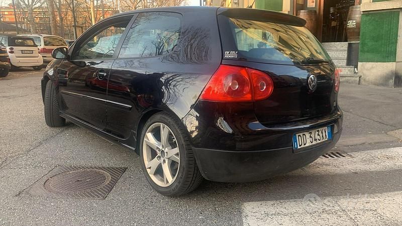 Usata VW Golf V 2006 Nero Utilitaria