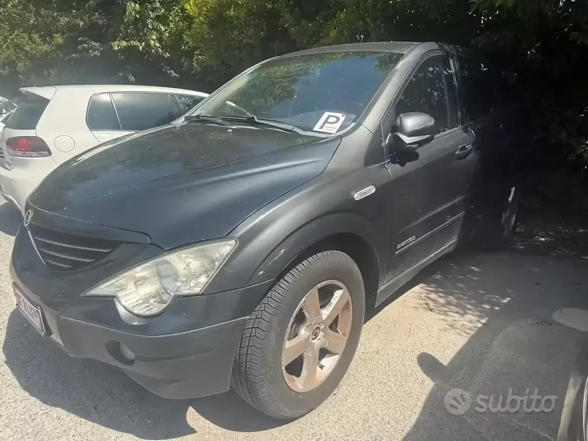 Usata SsangYong Actyon 141 CV (103 kW) 2007 Grigio Station wagon