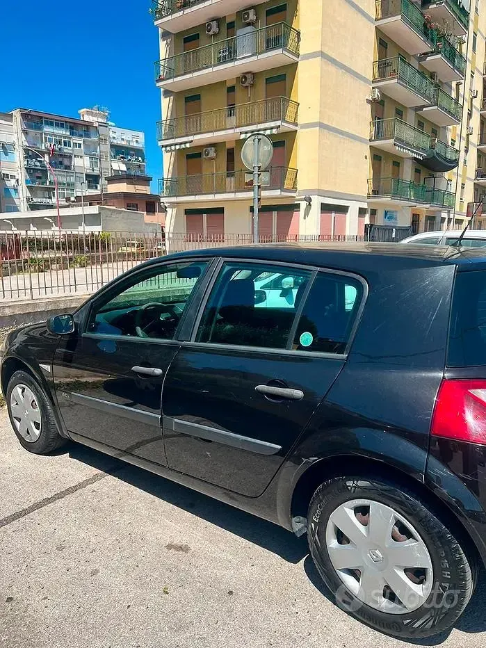 Usata Renault Mégane II 106 CV (77 kW) 2005 Nero Berlina