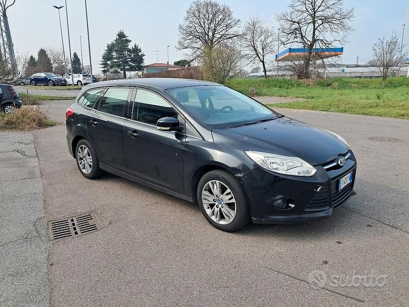Usata Ford Focus 115 CV (84 kW) 2014 Nero Station wagon