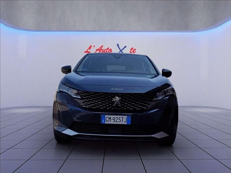 Usata Peugeot 3008 Allure 131 CV (96 kW) 2023 Verde metallizzato SUV