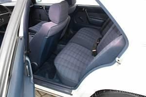 Usata Mercedes 190 122 CV (89 kW) 1989 Bianco Berlina