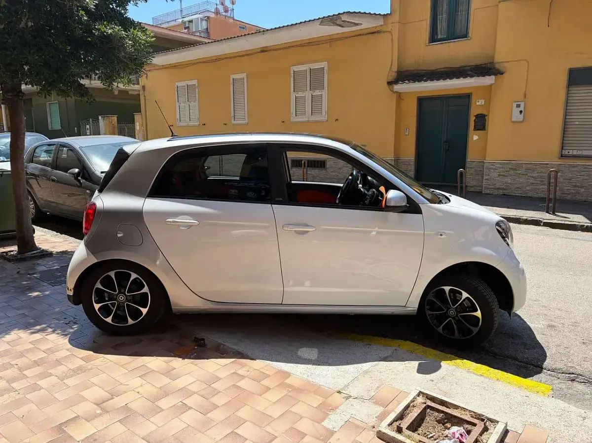 Usata Smart ForFour Passion 71 CV (52 kW) 2015 Bianco Utilitaria