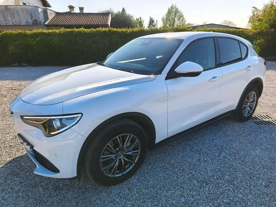 Usata Alfa Romeo Stelvio Tech Edition 190 CV (139 kW) 2018 Bianco SUV