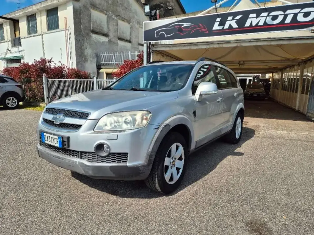 Usata Chevrolet Captiva 150 CV (110 kW) 2007 Grigio SUV