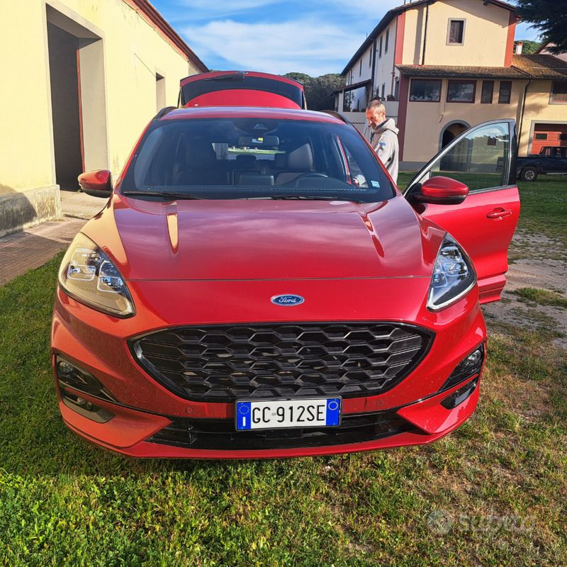 Usata Ford Kuga ST-Line 120 CV (88 kW) 2020 Rosso SUV