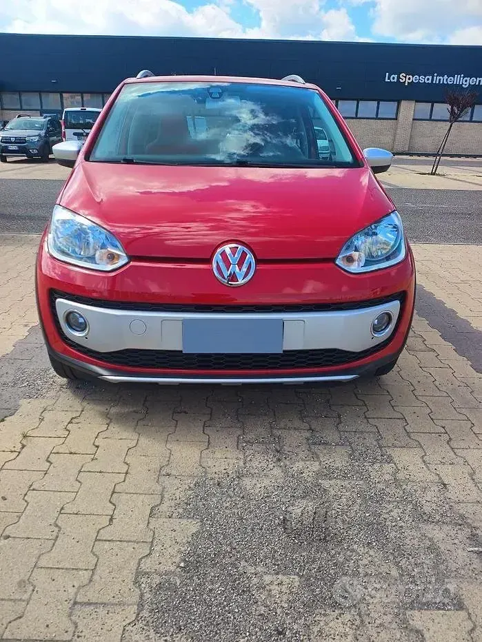Usata VW cross up! 75 CV (55 kW) 2014 Rosso Utilitaria