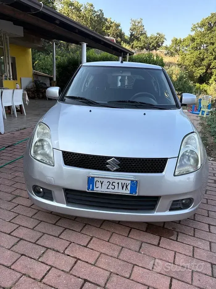 Usata Suzuki Swift 95 CV (69 kW) 2005 Grigio Utilitaria