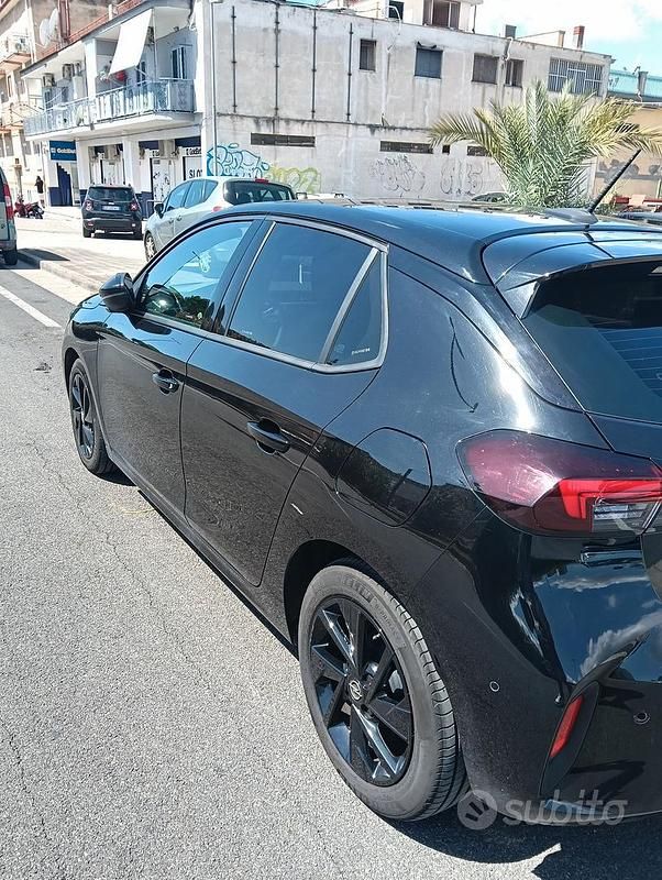 Usata Opel Corsa GS Line 75 CV (55 kW) 2024 Nero Berlina