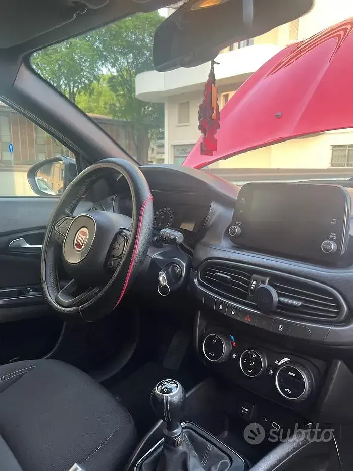 Usata Fiat Tipo Sport 120 CV (88 kW) 2019 Rosso Berlina