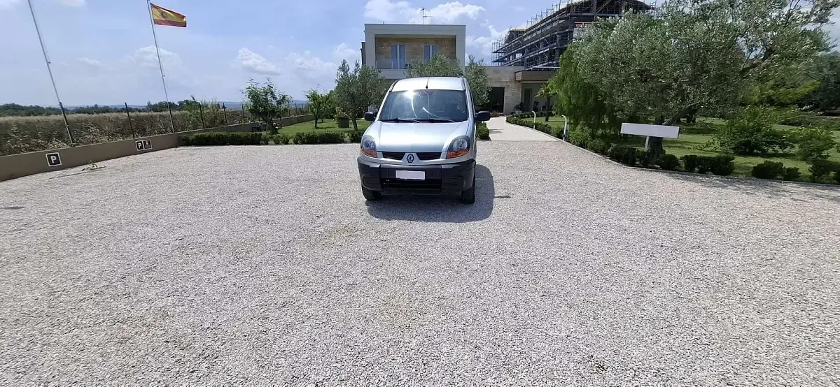 Usata Renault Kangoo 84 CV (61 kW) 2003 Grigio Monovolume