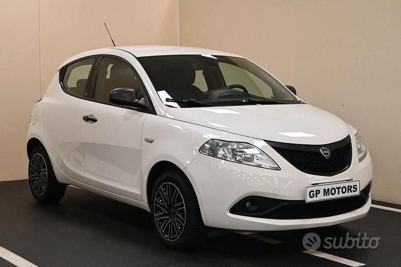 Bianco Usata 2019 Lancia Ypsilon S Due volumi | 9900 € (Cara) - Immagine 1/4