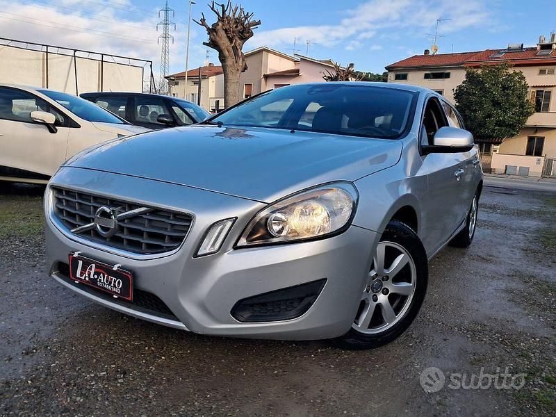 Usata Volvo V60 Summum 116 CV (85 kW) 2013 Argento Station wagon