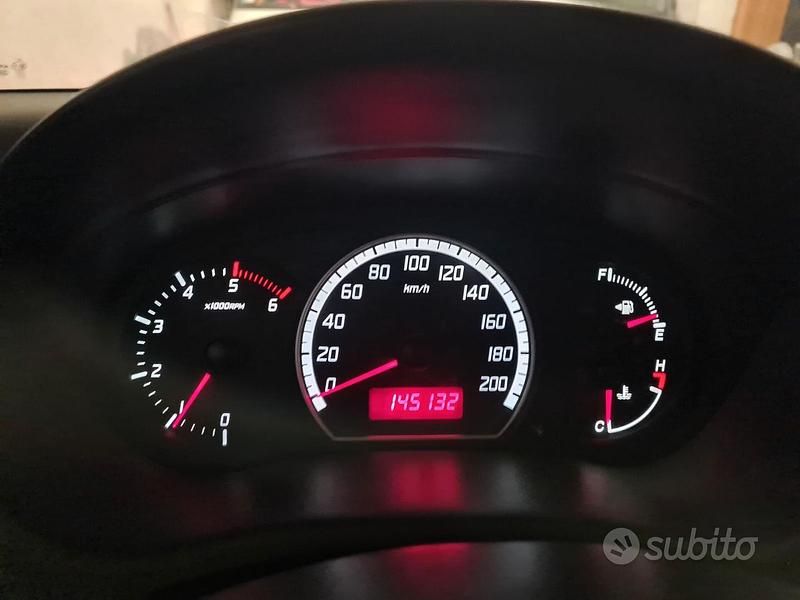 Usata Suzuki Swift GL 69 CV (50 kW) 2008 Bianco Utilitaria