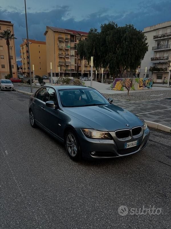 Usata BMW 320 177 CV (130 kW) 2010 Grigio Berlina