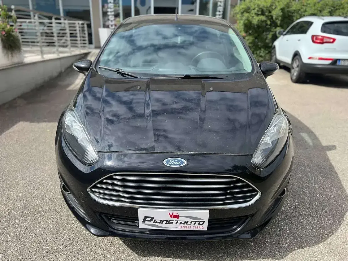 Usata Ford Fiesta Business Edition 95 CV (69 kW) 2013 Nero Berlina