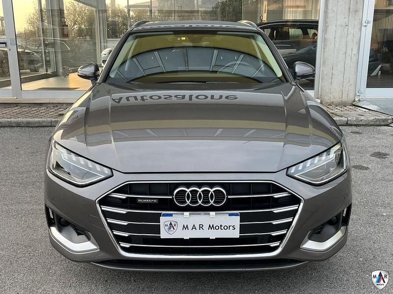 Usado Audi A4 Advanced 204 CV (150 kW) 2022 Gris Familiar
