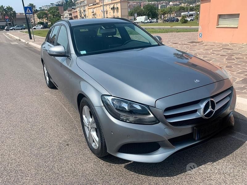 Grigio Usata 2015 Mercedes C220 Station wagon | 11.000 € (Ottimo prezzo) - Immagine 1/4
