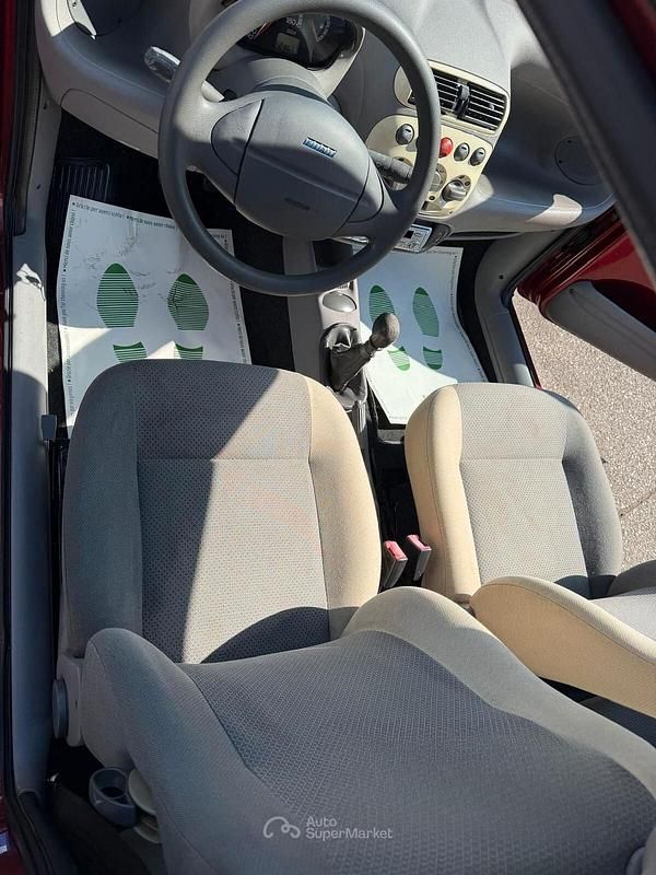 Usata Fiat 600 54 CV (39 kW) 2006 Rosso Utilitaria