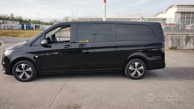 Usata Mercedes Vito 163 CV (119 kW) 2025 Nero Furgone