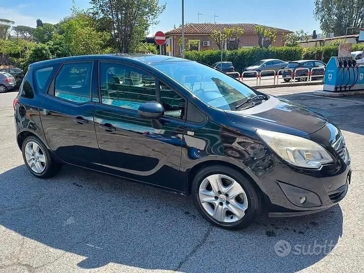 Usata Opel Meriva Cosmo 95 CV (69 kW) 2016 Nero Monovolume