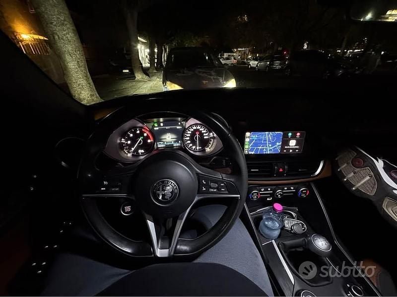 Usata Alfa Romeo Giulia 150 CV (110 kW) 2017 Blu Berlina