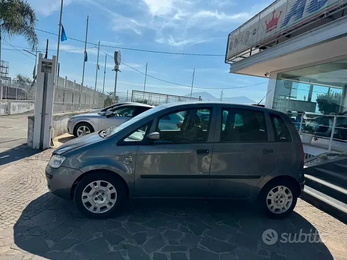 Usata Fiat Idea 80 CV (58 kW) 2007 Grigio Monovolume