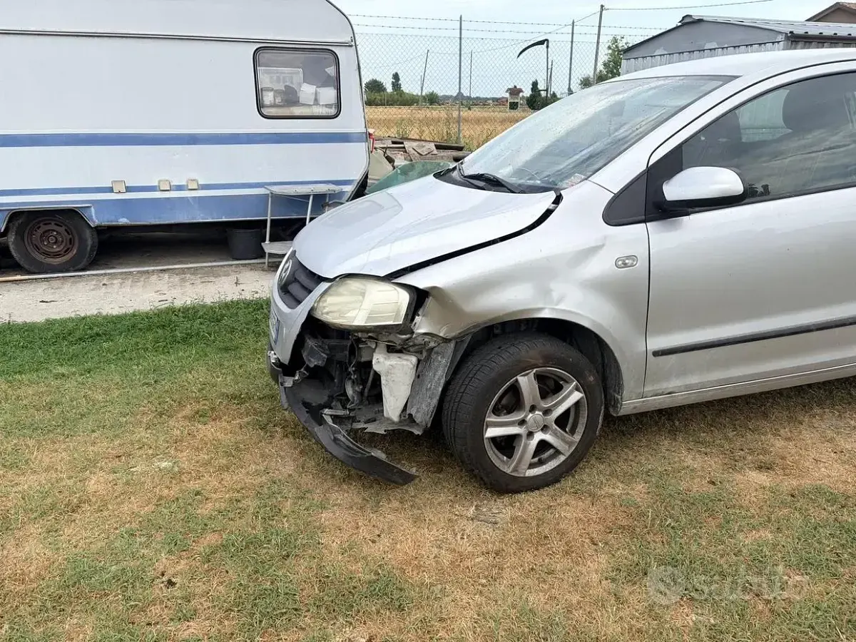 Usata VW Fox 69 CV (50 kW) 2007 Grigio Utilitaria