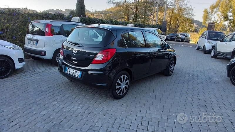 Usata Opel Corsa 75 CV (55 kW) 2014 Nero Berlina