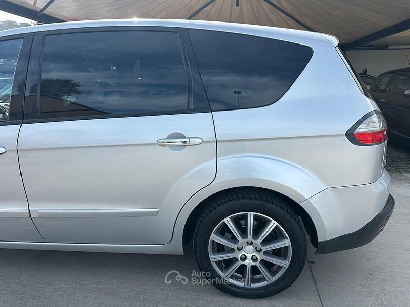 Gebraucht Ford S-MAX S 140 PS (102 kW) 2010 Silber Van / Kleinbus