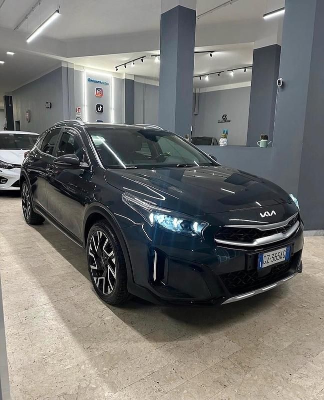 Begagnad Kia XCeed Style 136 HK (100 kW) 2023 Grå SUV