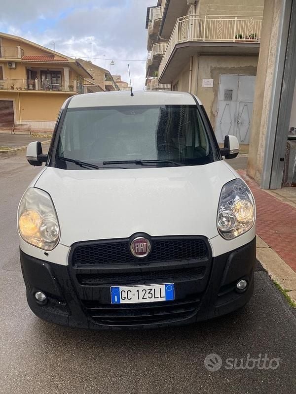 Usata Fiat Doblò 90 CV (66 kW) 2013 Bianco Monovolume