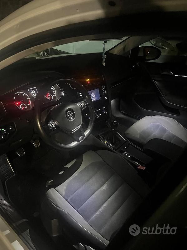 Usata VW Golf VII Highline 110 CV (80 kW) 2014 Bianco Berlina