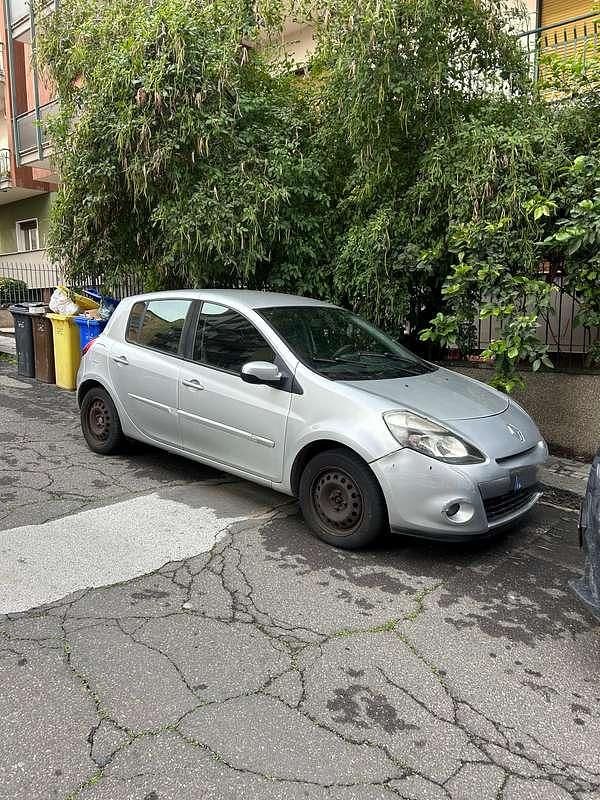 Usata Renault Clio II 68 CV (50 kW) 2010 Berlina