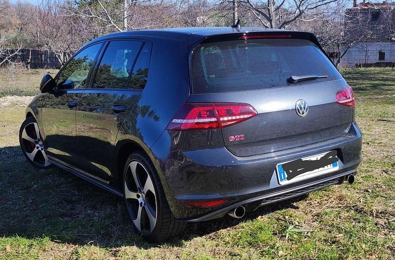 Usata VW Golf VII GTI 230 CV (169 kW) 2015 Berlina
